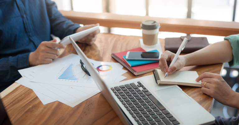 Outsourcing Adalah: Pengertian, Sistem, Jenis, dan Contohnya